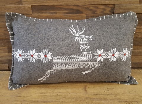 Coussin Cerf sautant
