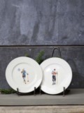 2 assiettes plates skieurs rondes