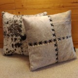 Coussin peau coutures II gris-blanc
