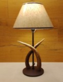 Lampe bois de cerfs